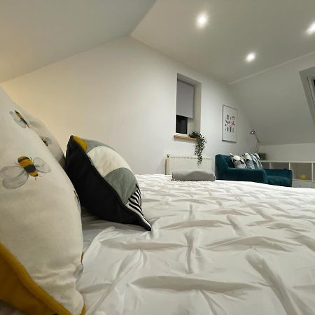 Unique Luxury Detached Apartment In Windsor That Sleeps 4 外观 照片