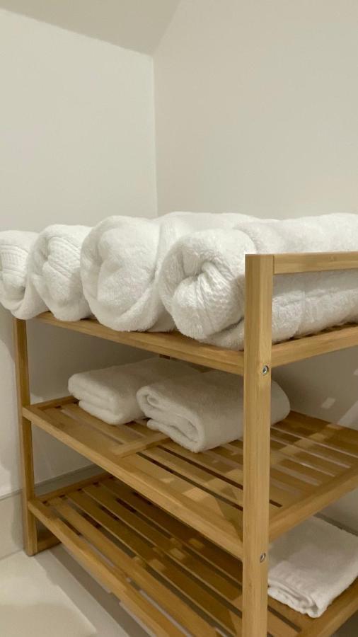 Unique Luxury Detached Apartment In Windsor That Sleeps 4 外观 照片