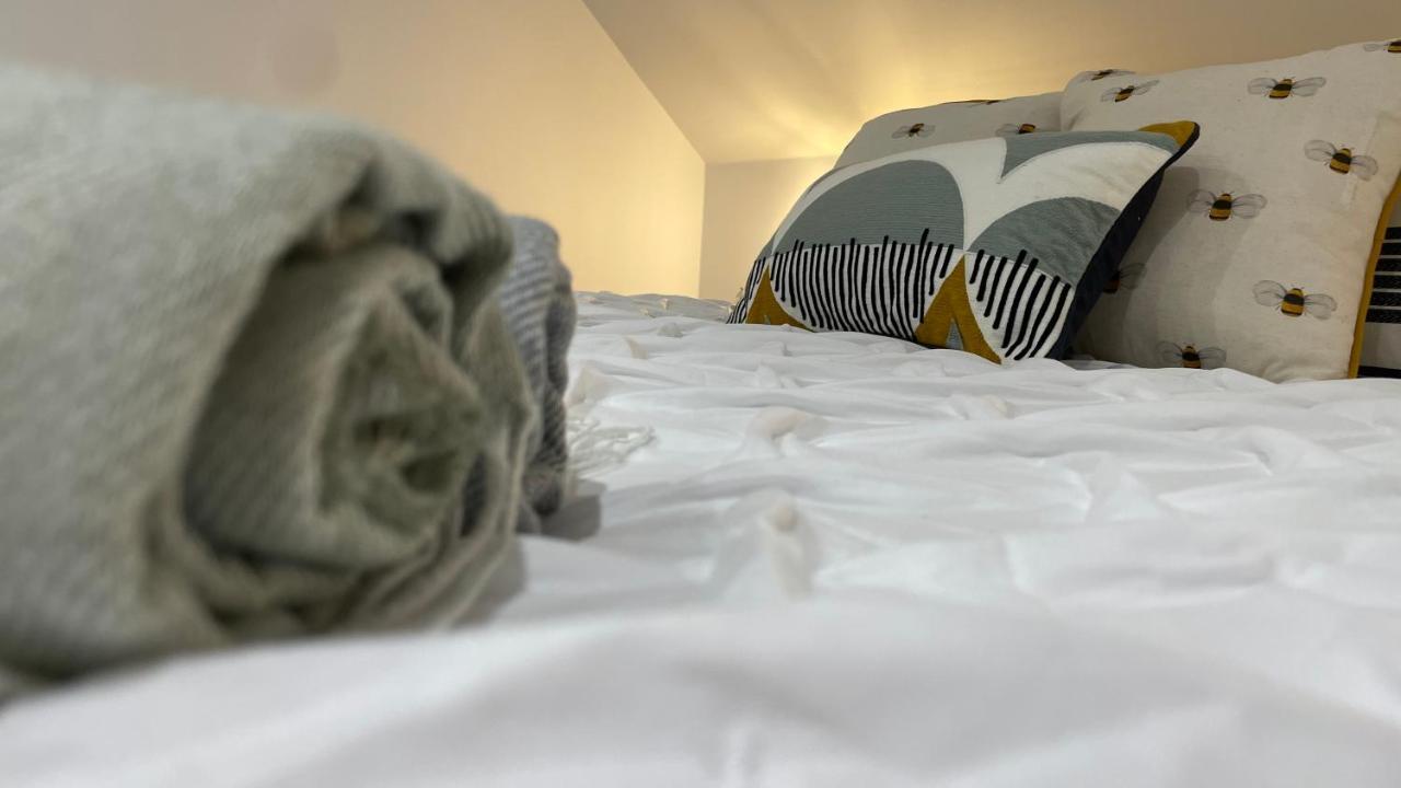 Unique Luxury Detached Apartment In Windsor That Sleeps 4 外观 照片