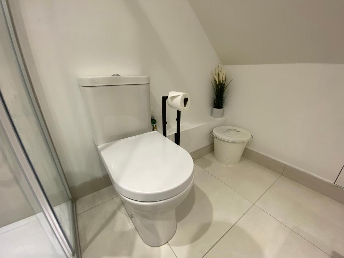 Unique Luxury Detached Apartment In Windsor That Sleeps 4 外观 照片