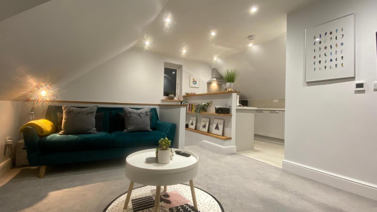 Unique Luxury Detached Apartment In Windsor That Sleeps 4 外观 照片