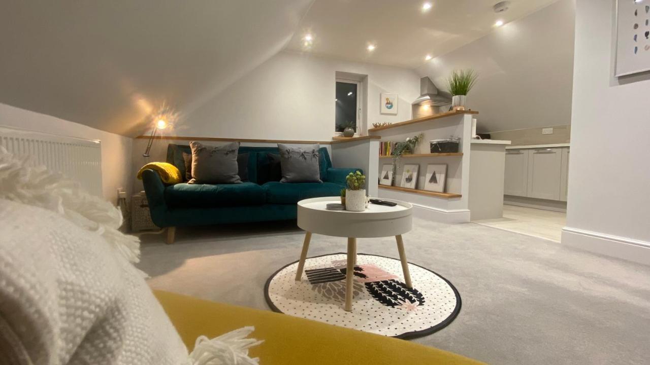 Unique Luxury Detached Apartment In Windsor That Sleeps 4 外观 照片