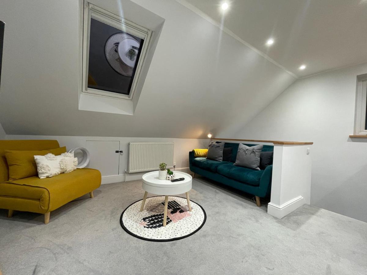 Unique Luxury Detached Apartment In Windsor That Sleeps 4 外观 照片