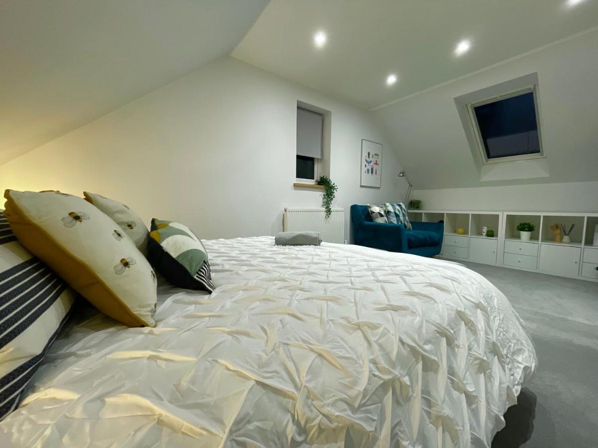 Unique Luxury Detached Apartment In Windsor That Sleeps 4 外观 照片