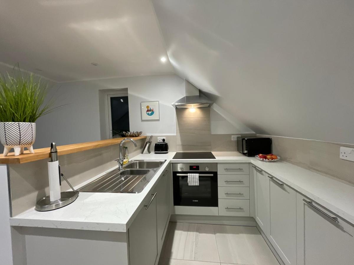 Unique Luxury Detached Apartment In Windsor That Sleeps 4 外观 照片